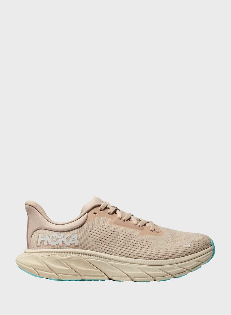 HOKA ARAHI 7