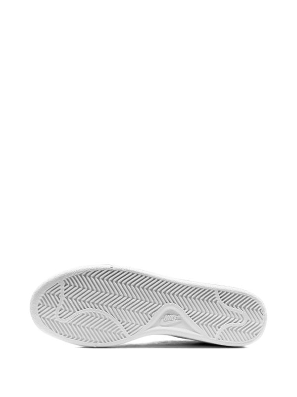 Nike Court Royale thumbnail
